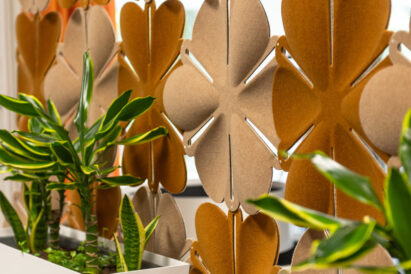 detail of Airflake acoustic hanging screen in an office