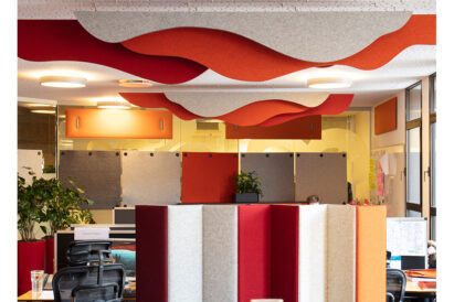 Mixmax felt divider with felt baffles and Screentrak Soprano in City of Copenhagen